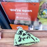 dubi chocolate cake slice